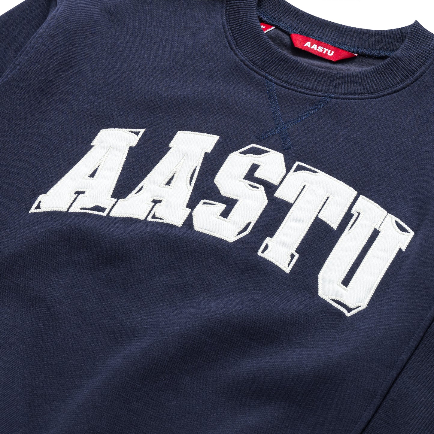 AA CLASSIC SWEATER // NAVY