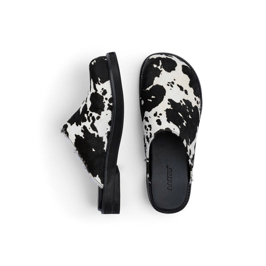 AA CLOG FUR LEATHER // BLACK MILCH COW