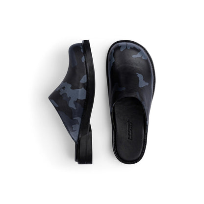 AA CLOG COW LEATHER // BLUE CAMO